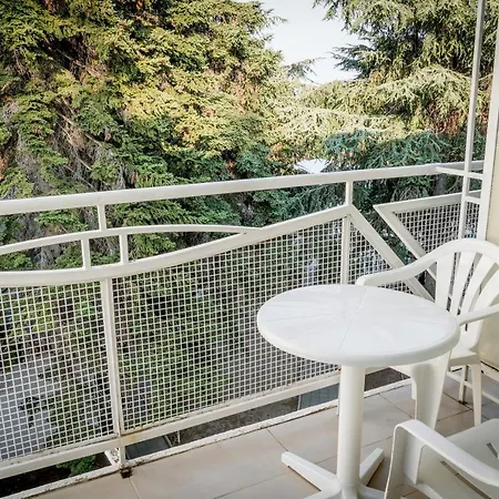 Ξενοδοχείο Malibu 4*