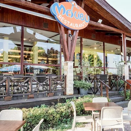Отель Malibu