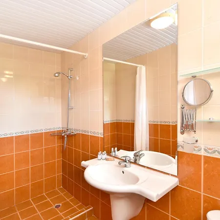 Отель Malibu 4*