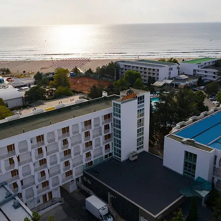 Отель Malibu 4*