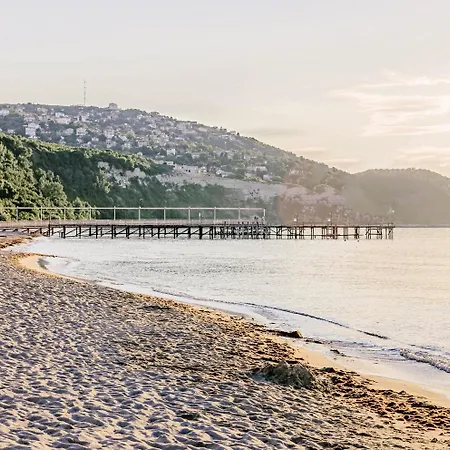 Отель Malibu 4*