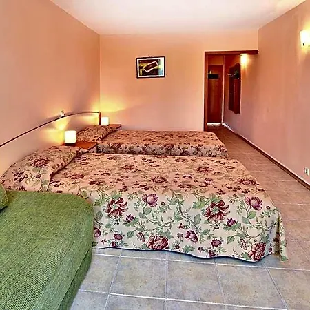 Malibu 4*