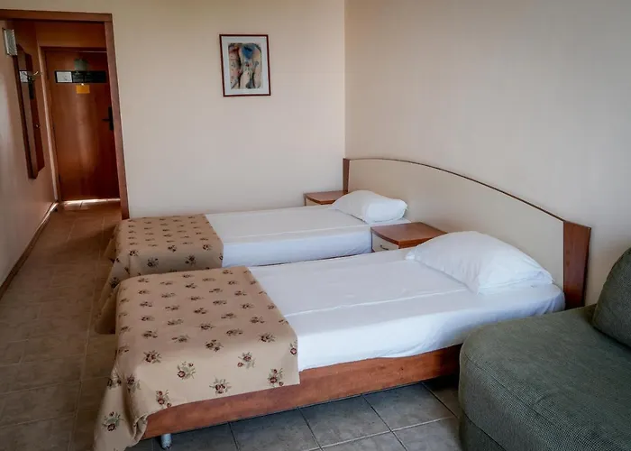 Хотел малибу 4*