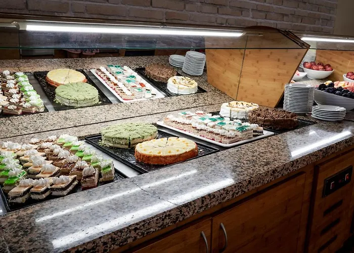 Хотел малибу 4*