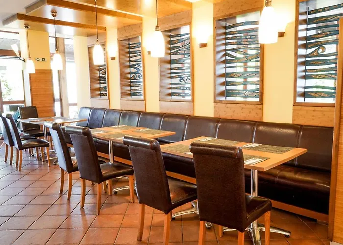 Хотел малибу 4*